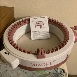 MIAOKE Knitting Machine in Pink and White
